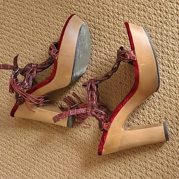 Leather burgundy red Nine West tassel heels 7M - Picture 6 of 9